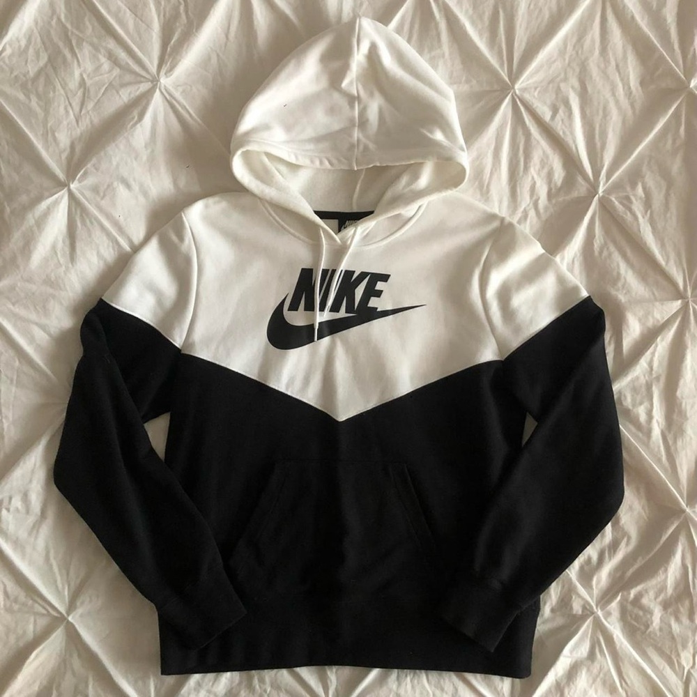two tone nike sweatshirt